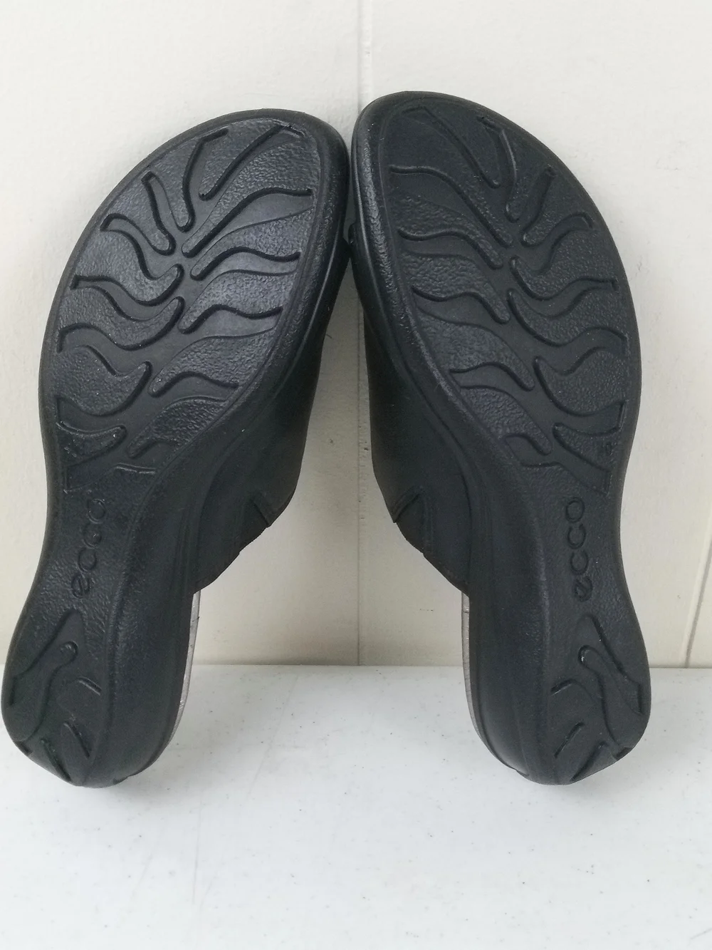 Ecco Black Women's Leather Slide Sandals Size 40 US 9/9.5 Comfort Slip On Shoes